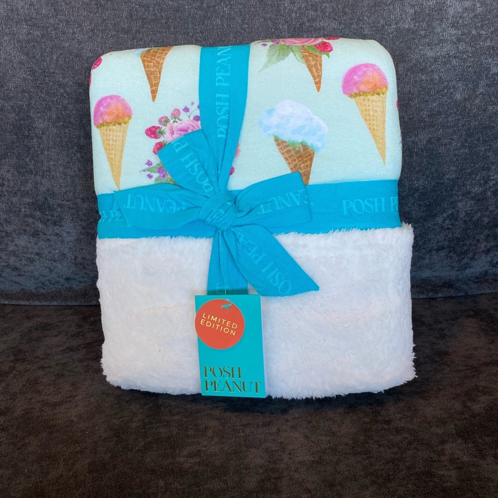 Posh Peanut Sophia Ice Cream Print Plush Throw Blanket like new love soft🩷🩵💖